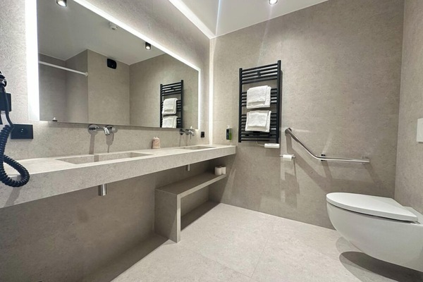 Shower, rainfall showerhead, towels, soap