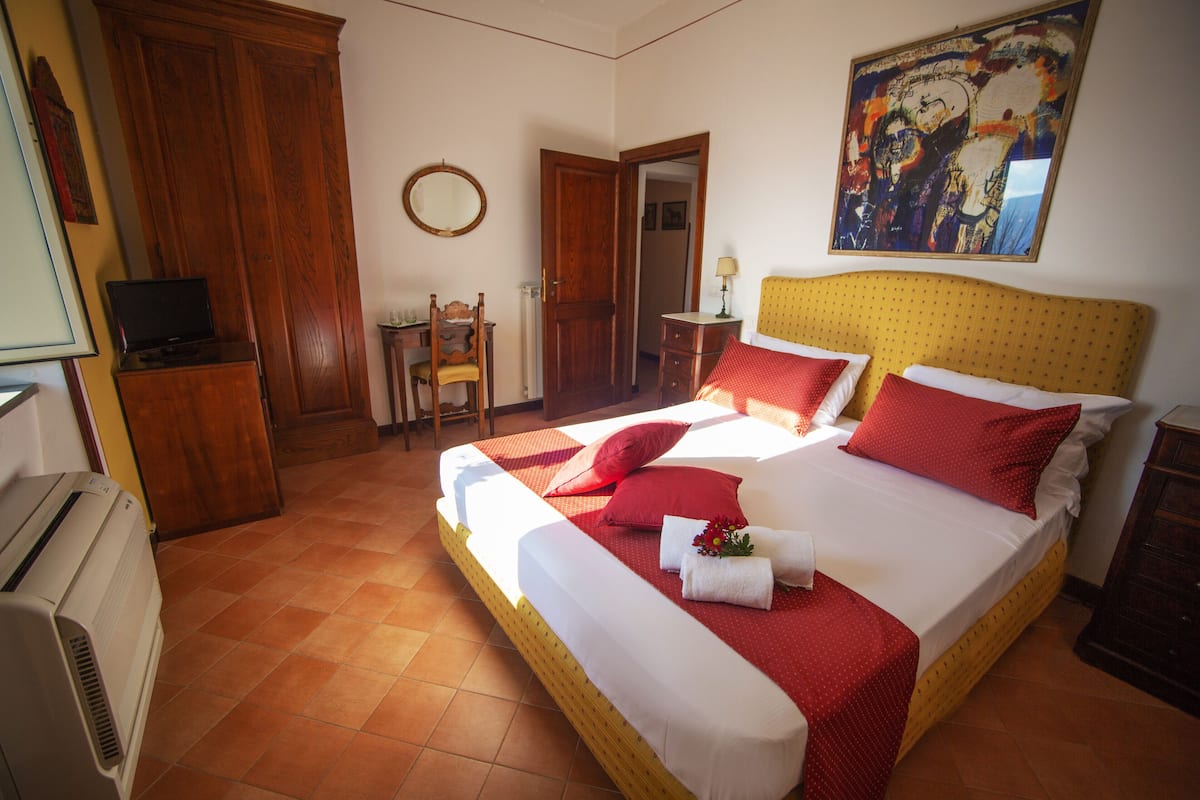 Double or Twin Room | In-room safe, desk, soundproofing, free WiFi