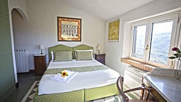 Double or Twin Room | In-room safe, desk, soundproofing, free WiFi