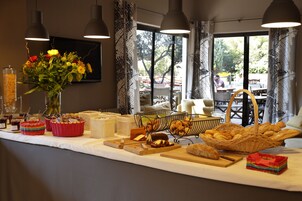 Desayuno buffet todos los días (con cargo)