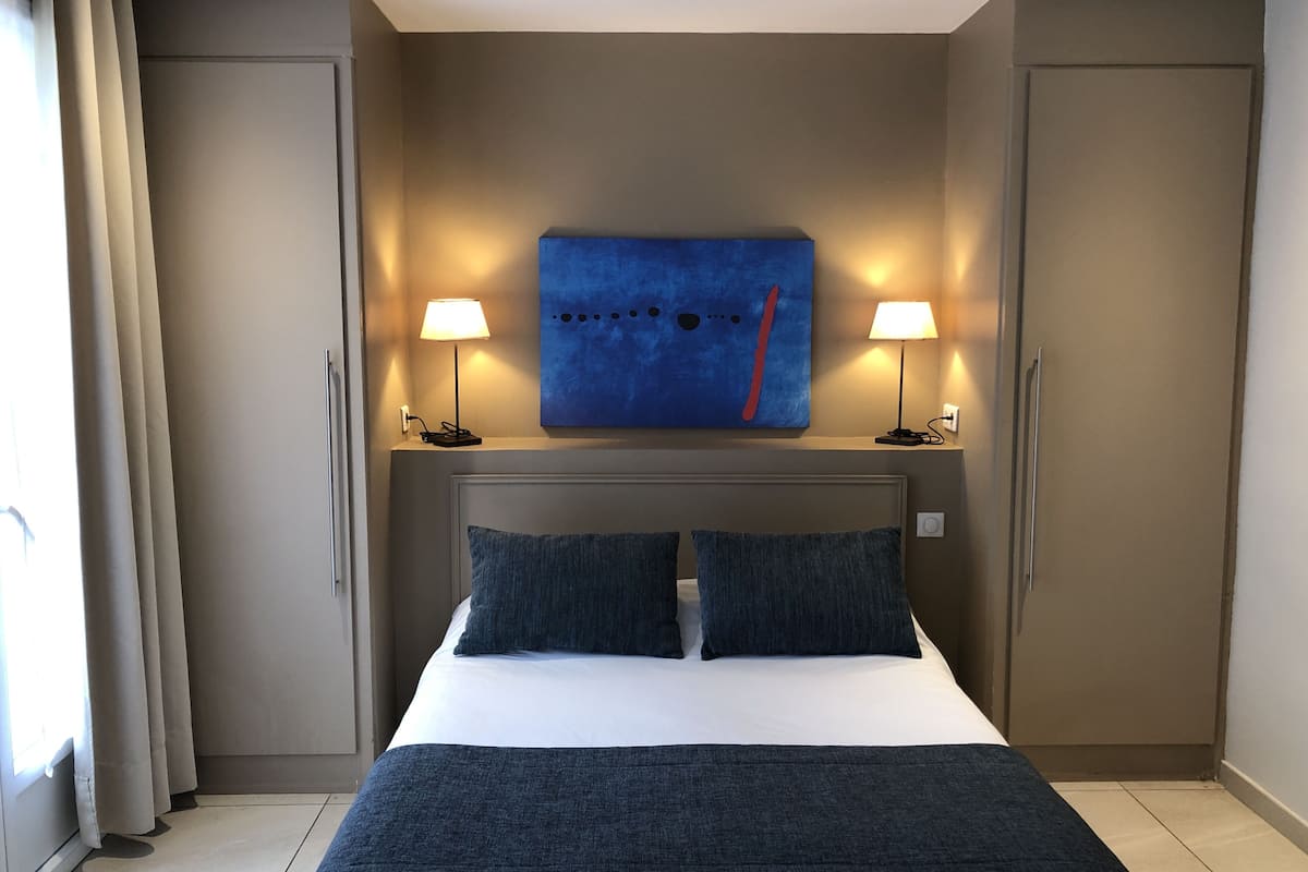 standard double or twin room | 2 bedrooms, in-room safe, desk, iron/ironing board