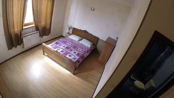 Standard Double or Twin Room, Private Bathroom | Individually furnished, blackout drapes, soundproofing, rollaway beds