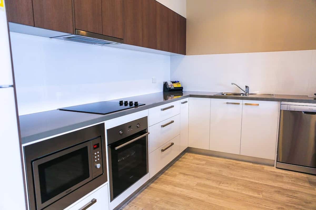 microwave, electric kettle