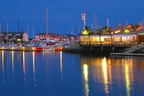 Façade de l’hébergement - soirée/nuit