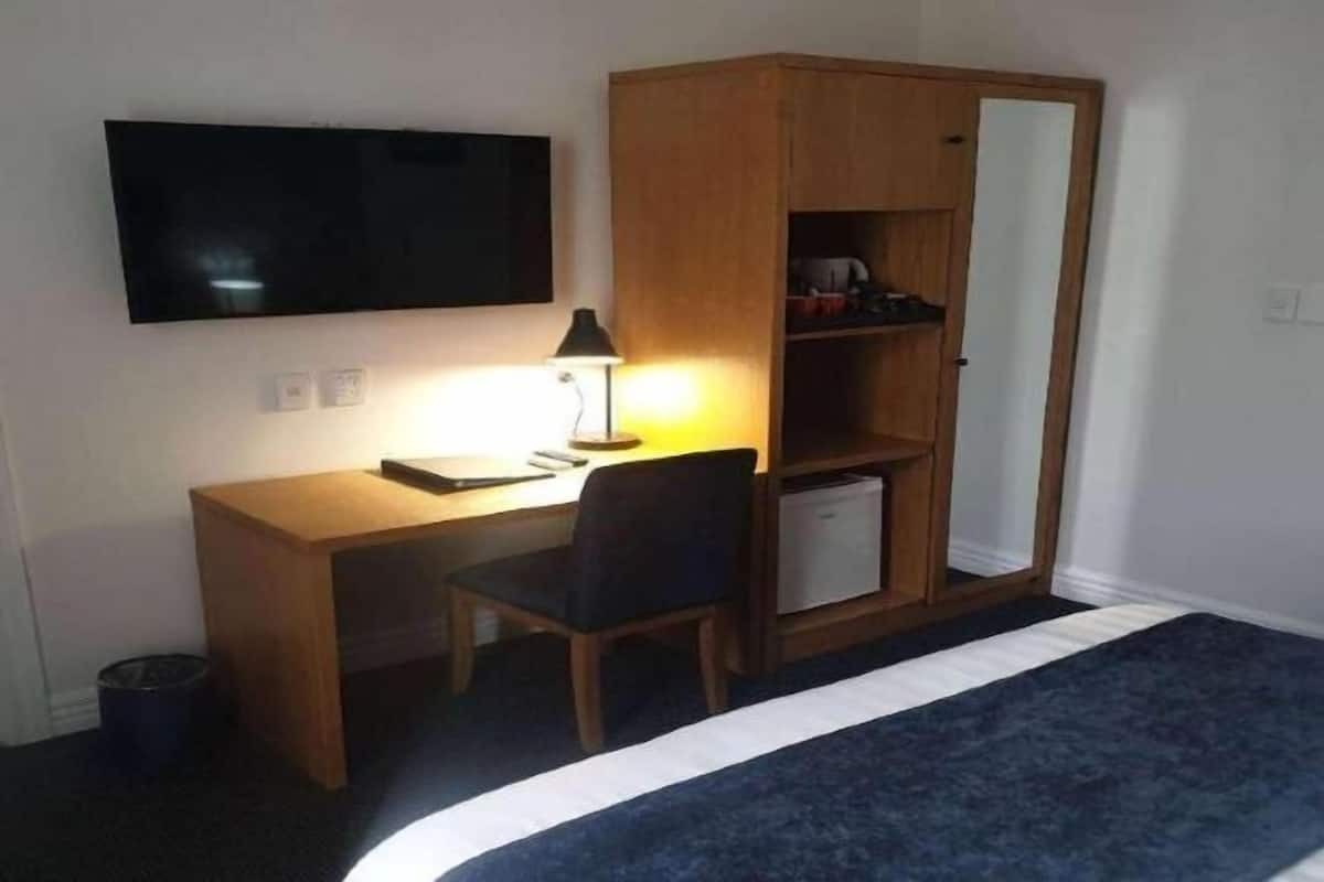 Minibar, safe på rommet, individuelt innredet og blendingsgardiner