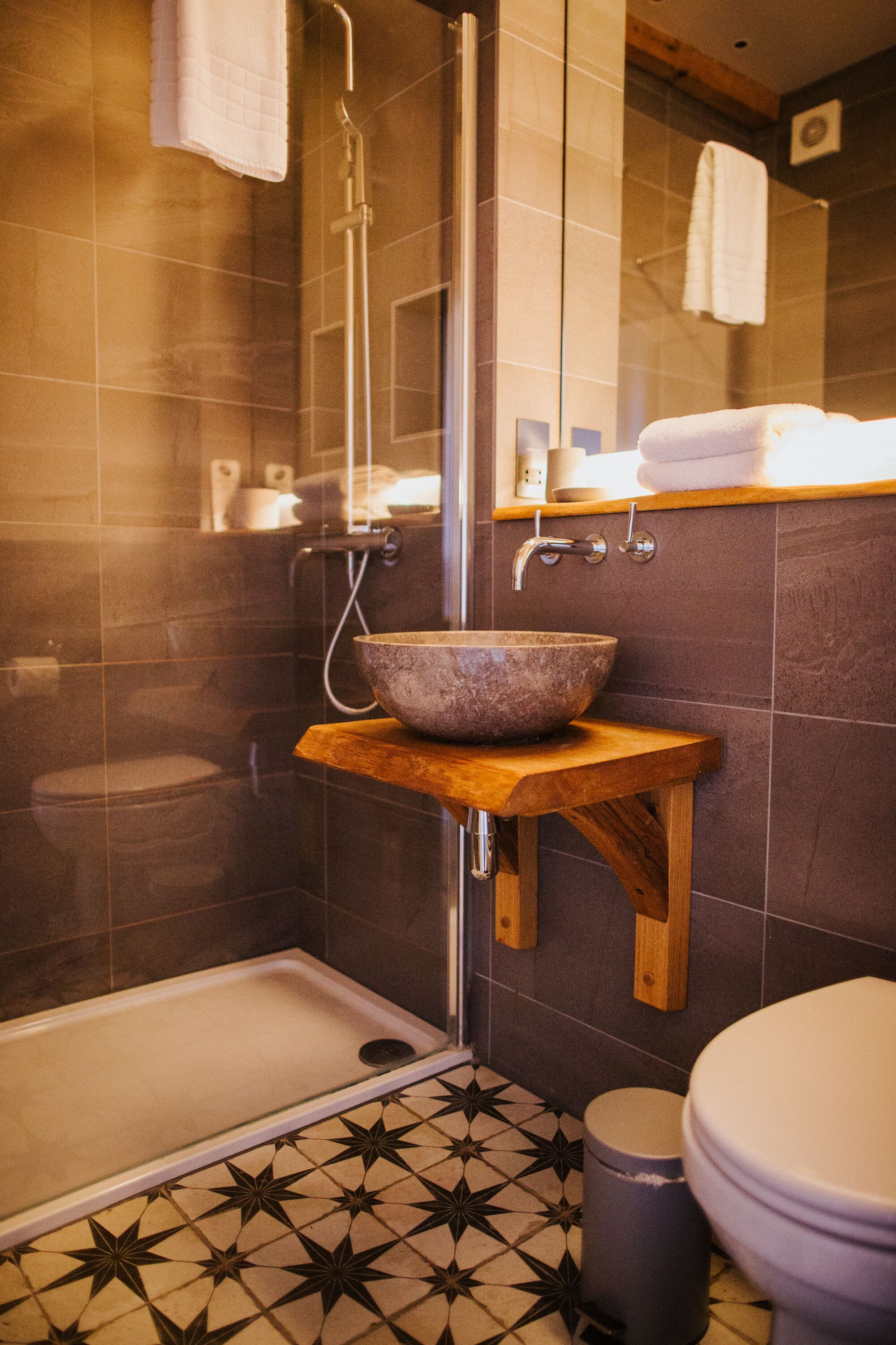 barns superior double room | bathroom | hair dryer, towels