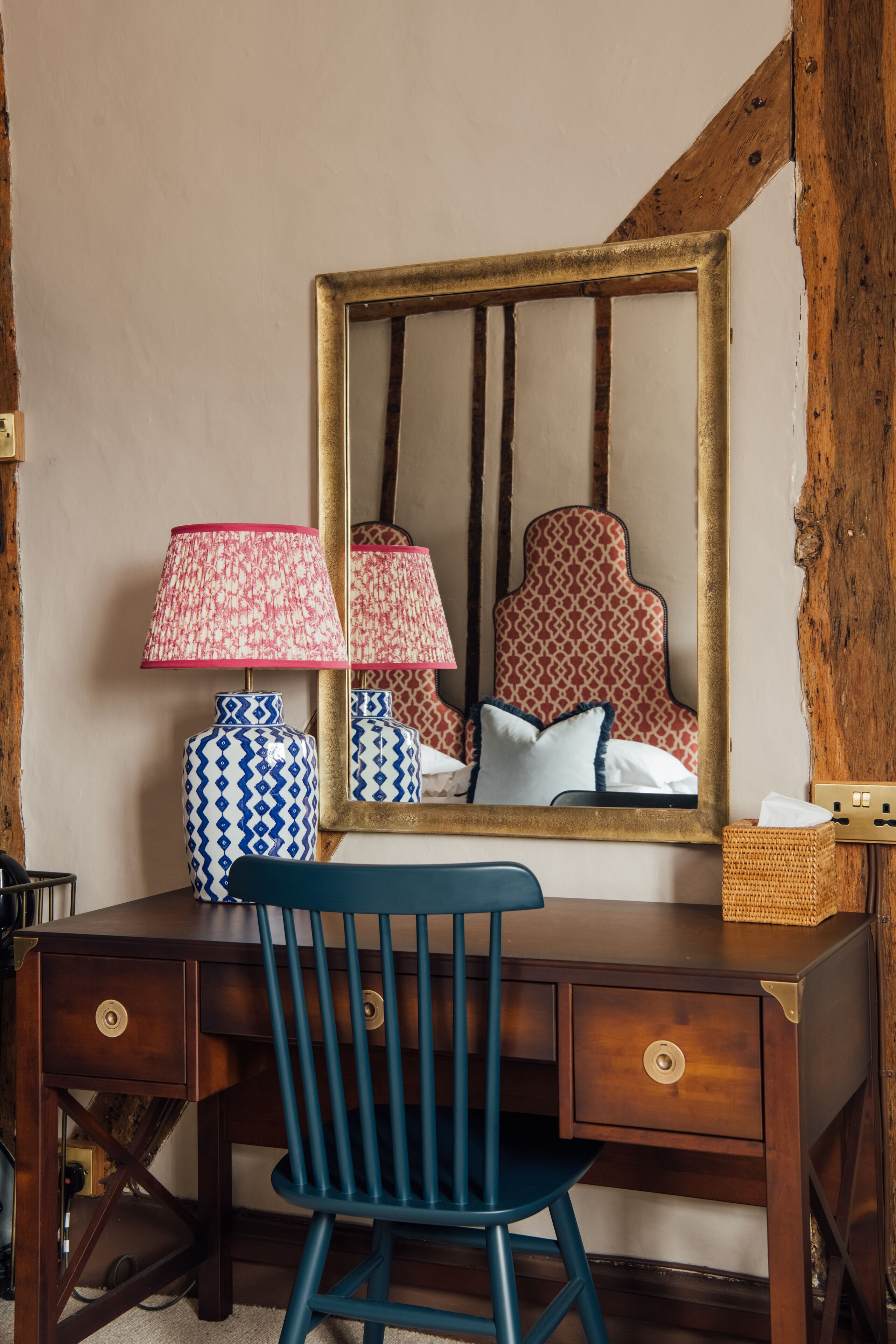 farmhouse classic double room | living area | flat-screen tv