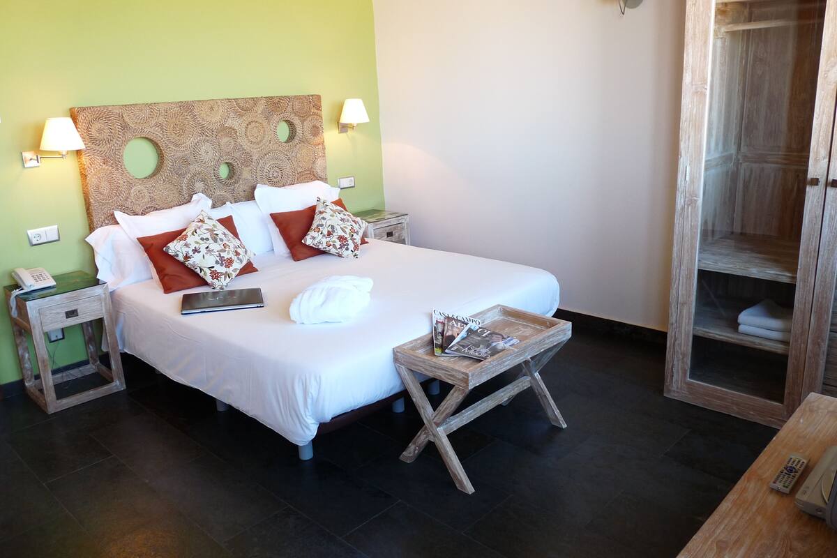 Superior Double Room, 1 Queen Bed, Garden View