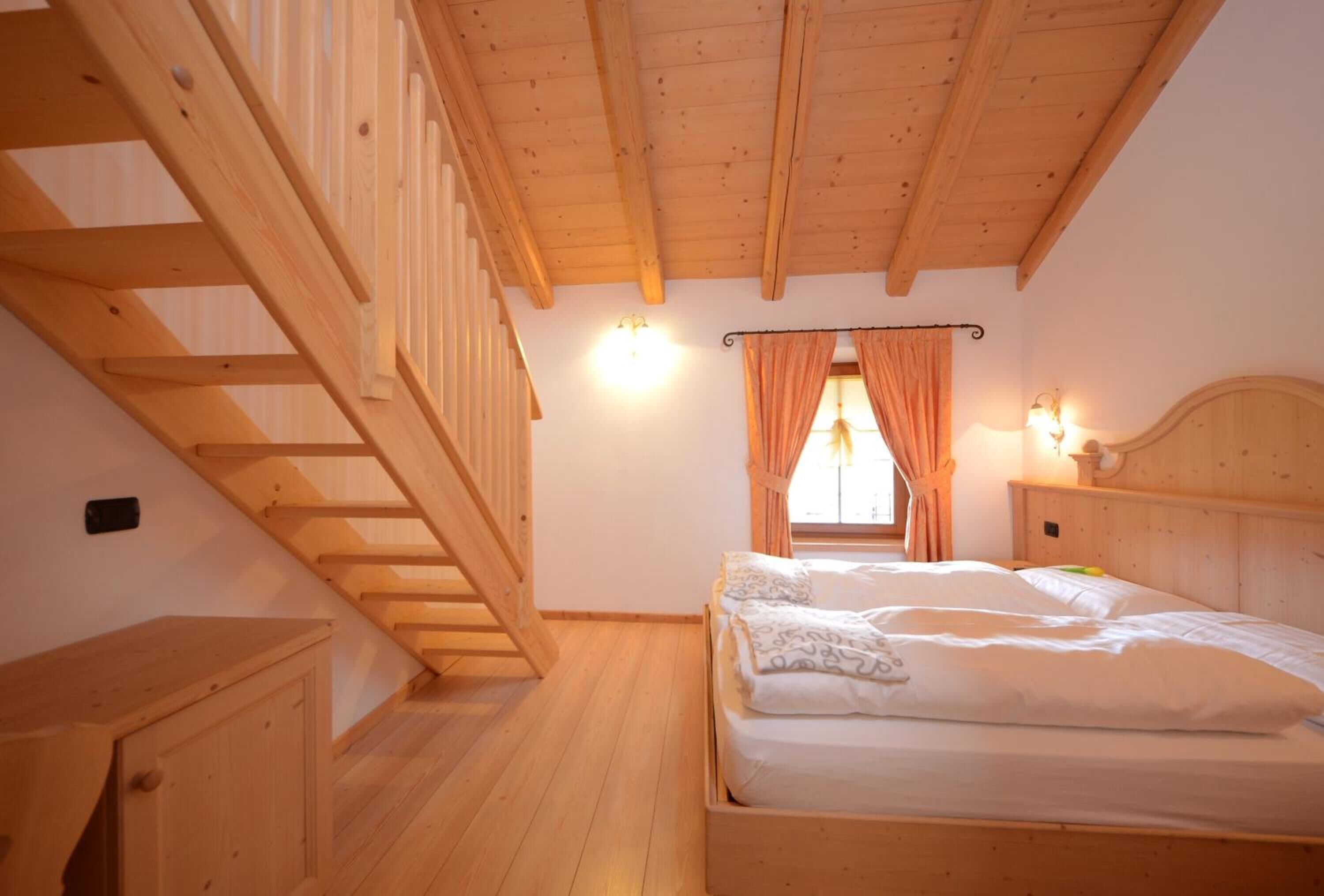 frette italian sheets, select comfort beds, in-room safe, desk