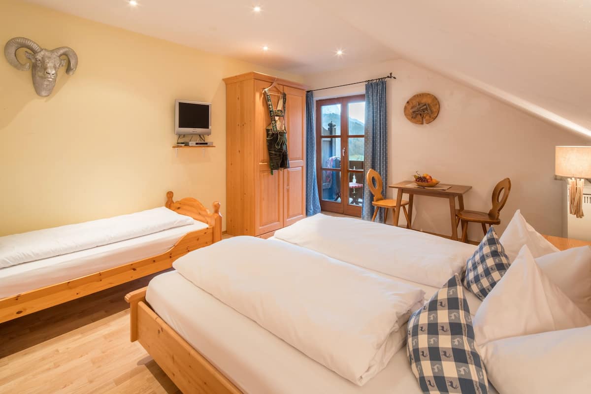 Comfort Triple Room, Balcony, Mountain View | In-room safe, individually furnished, desk, cribs/infant beds