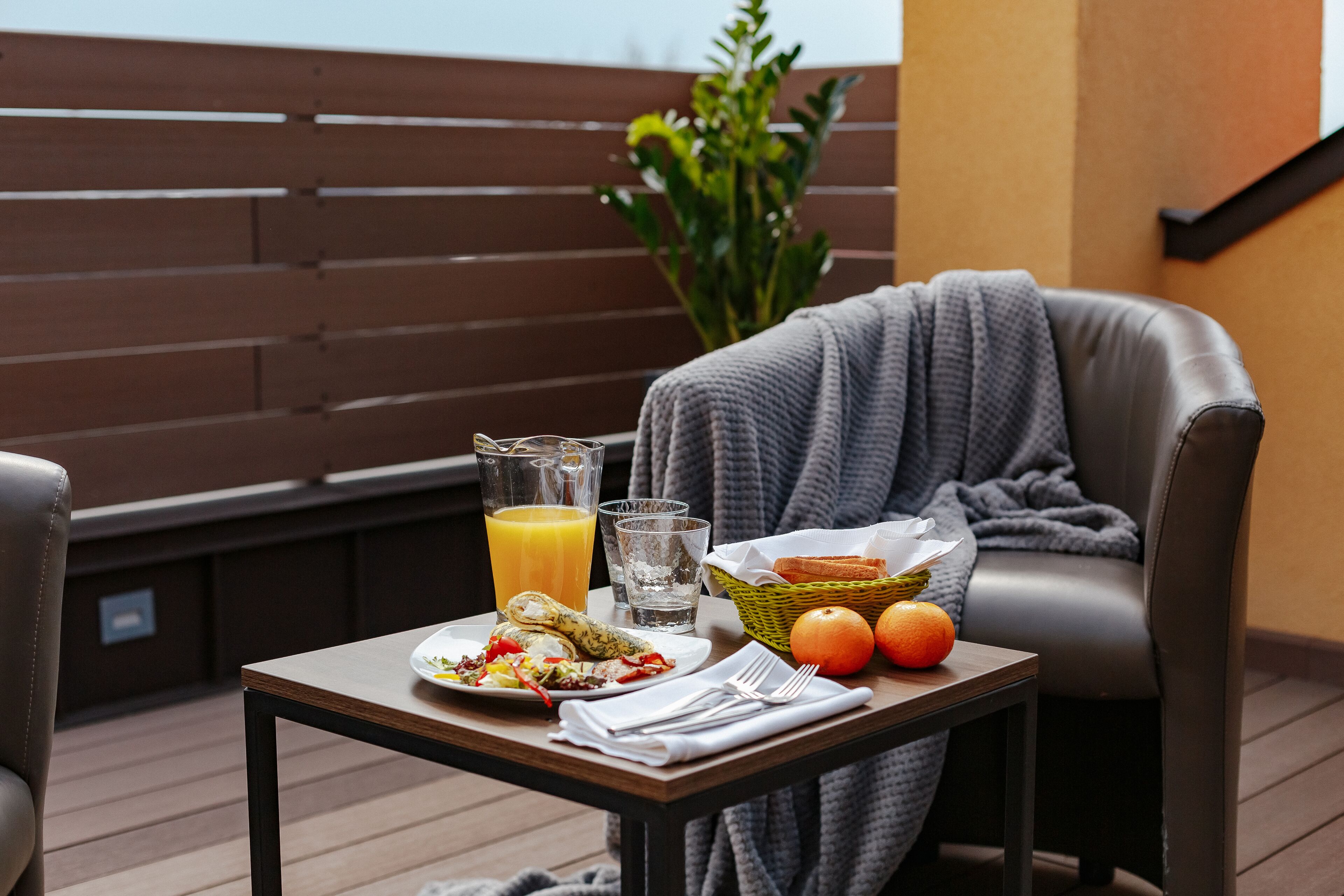 Signature Suite | In-room dining