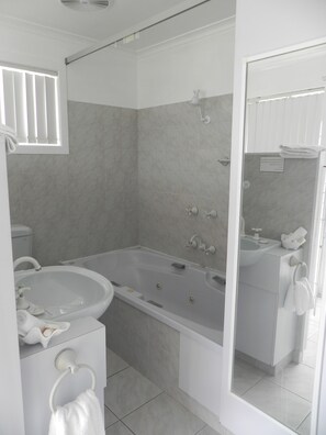 Penthouse Panoramique | Salle de bain | Serviettes fournies