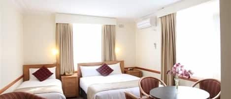 2 habitaciones, decoración personalizada y muebles diferentes