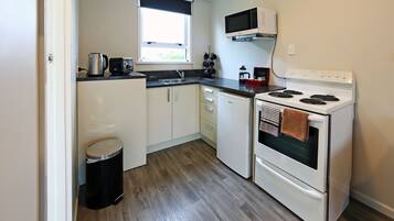 Superior Apartment, 1 Bedroom | Private kitchen
