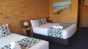 Ropa de cama de alta calidad y escritorio 