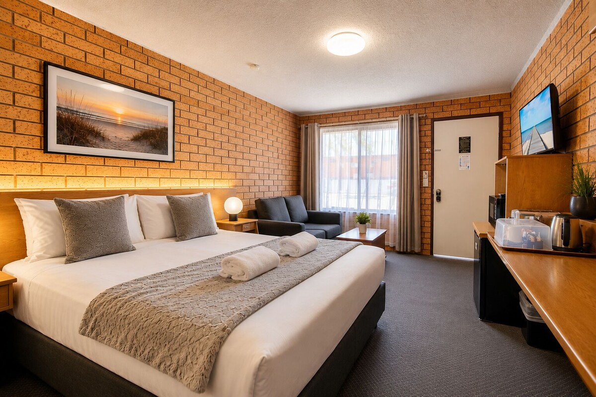 Deluxe tweepersoonskamer, 1 queensize bed | Luxe beddengoed, een bureau, een laptopwerkplek