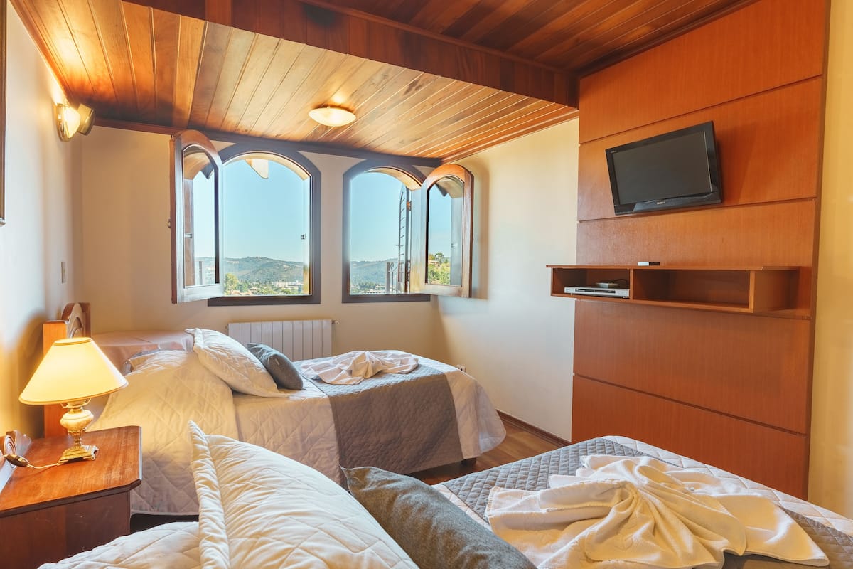 family apartment, 2 bedrooms, connecting rooms | minibar, individually decorated, individually furnished, free wifi