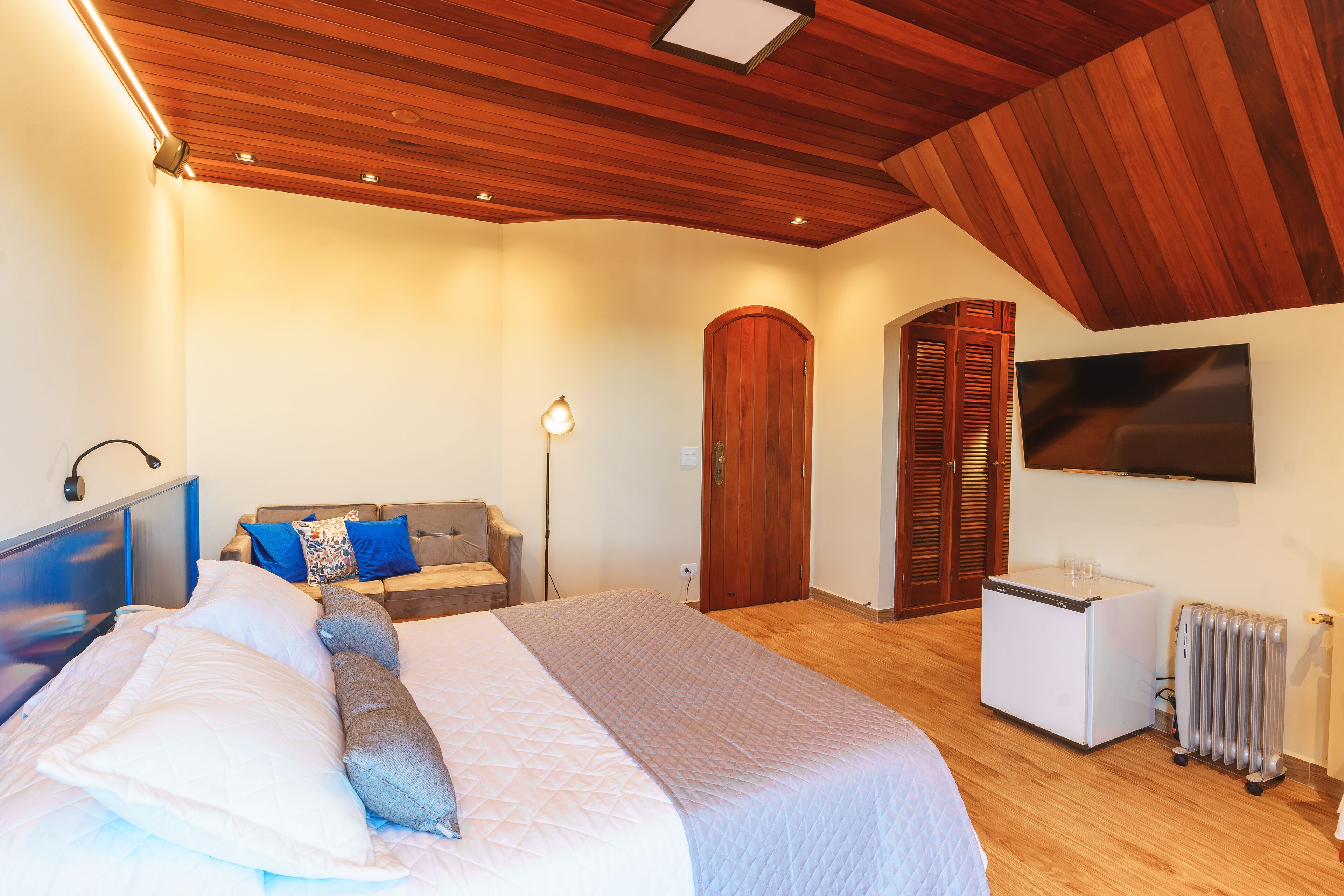 Quarto casal ou duplo superluxo, sacada, em edifício anexo | Frigobar, individualmente decorados, individualmente mobiliados
