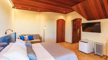 Quarto casal ou duplo superluxo, sacada, em edifício anexo | Frigobar, individualmente decorados, individualmente mobiliados