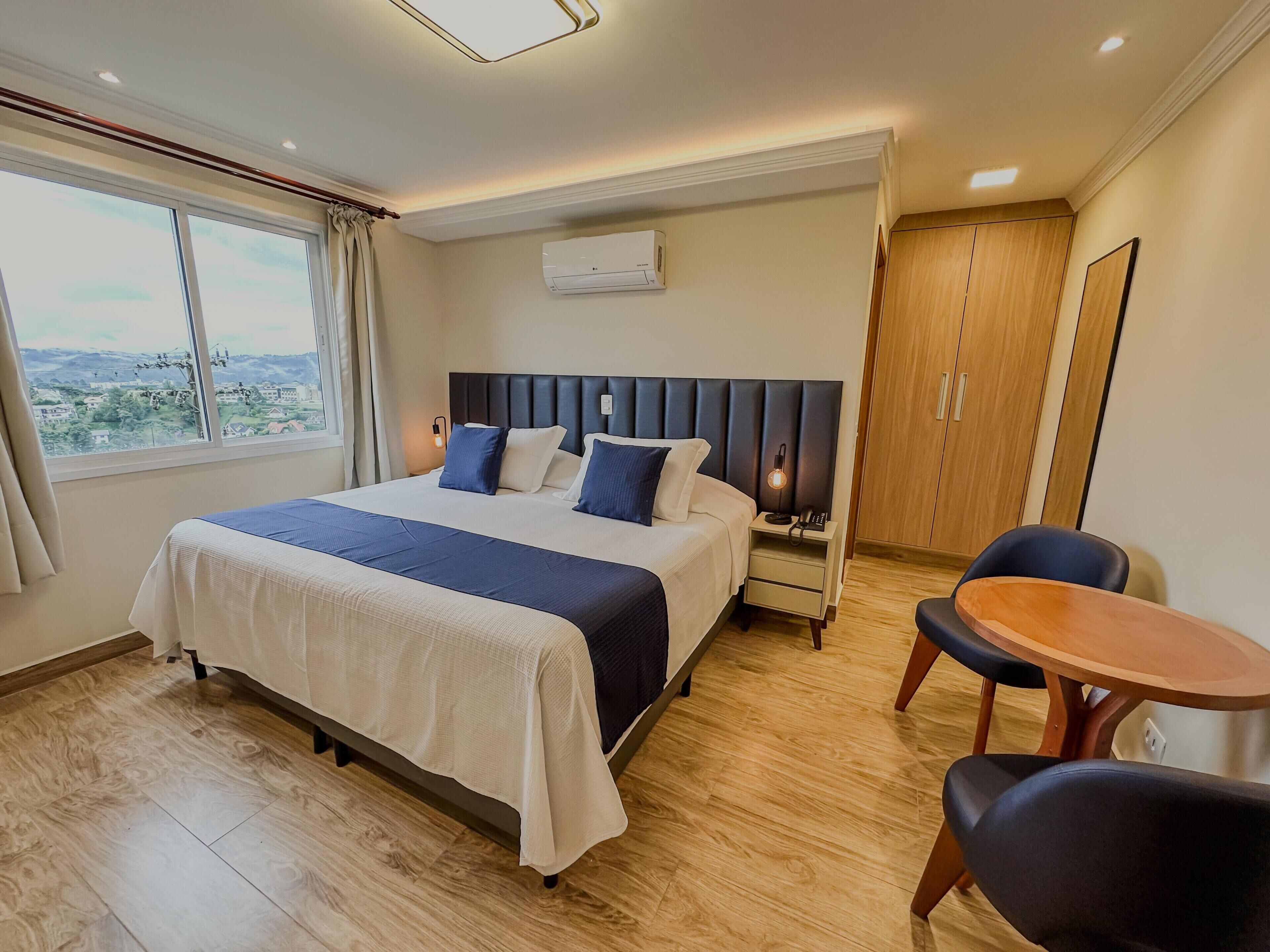 Minibar, truy cập Internet không dây miễn phí, trang trí khác biệt 