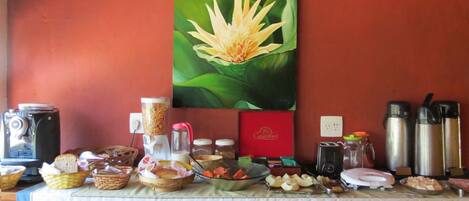 Free daily buffet breakfast