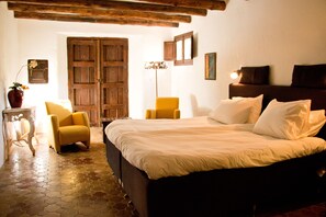 Superior Double Room | 1 bedroom, premium bedding, minibar, in-room safe
