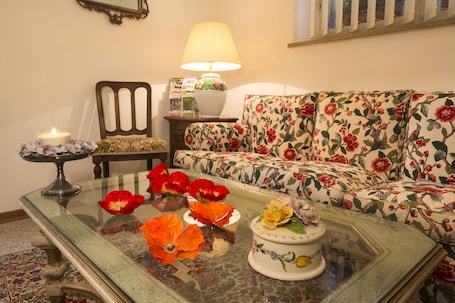 Soggiorno. Albergo Tre Donzelle