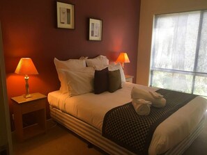 Bed sheets - Idyllic Retreat For 4 People in Beautiful Otway Ranges, Recharge & Refresh in Hot Tub (Barongarook)