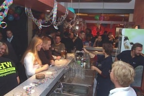 Bar (in der Unterkunft)