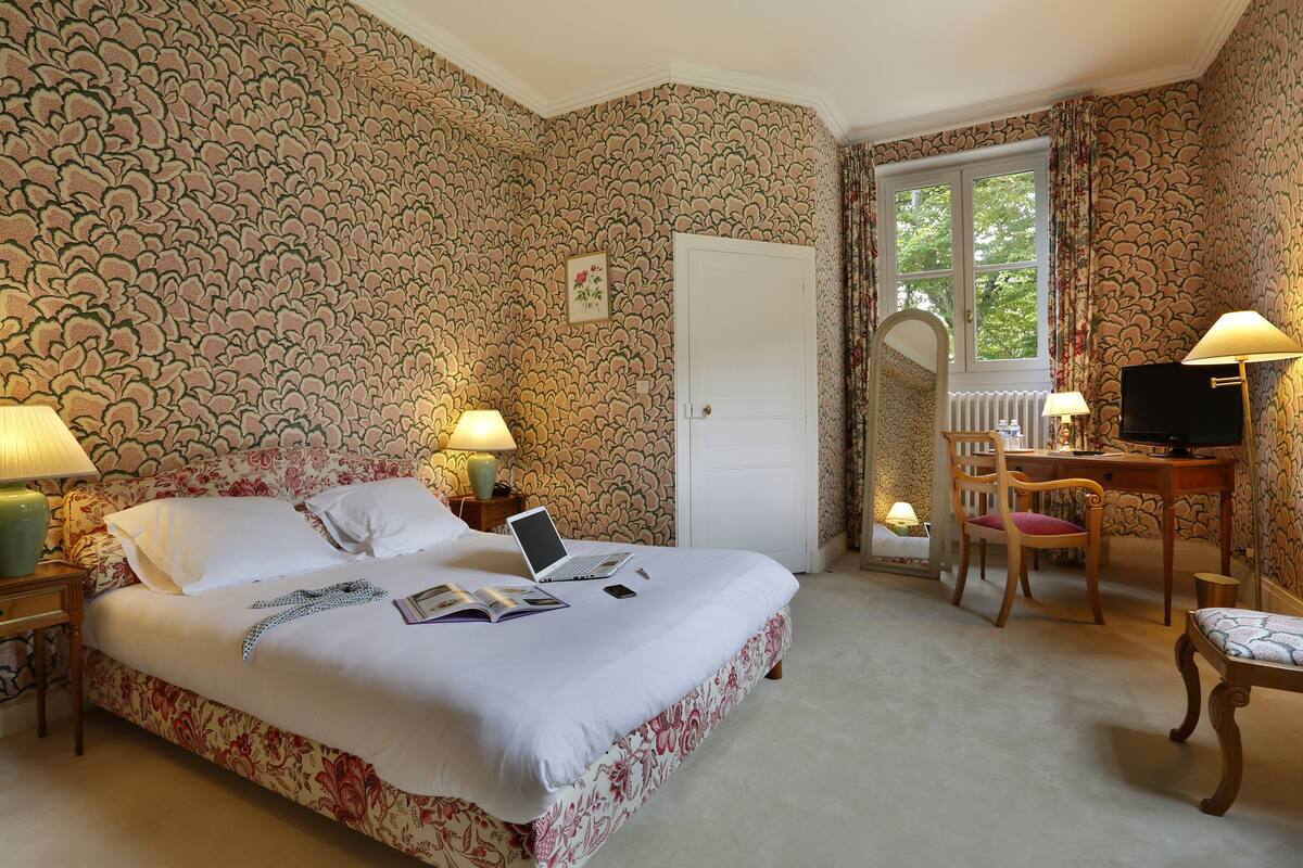 double room (privilege ) | premium bedding, select comfort beds, in-room safe