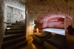 Bañera de hidromasaje interior