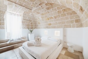 Ropa de cama de alta calidad y minibar 