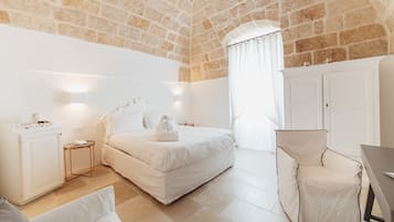 Suite junior, 1 cama Queen size, con acceso para personas discapacitadas, para no fumadores | 1 habitación, ropa de cama de alta calidad y minibar