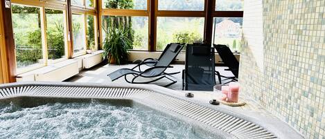 Bañera de hidromasaje interior