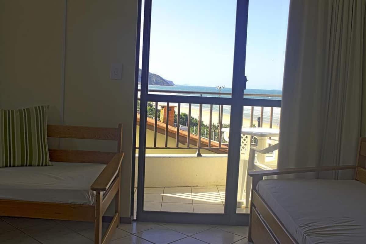 In-room safe, soundproofing, WiFi, bed sheets