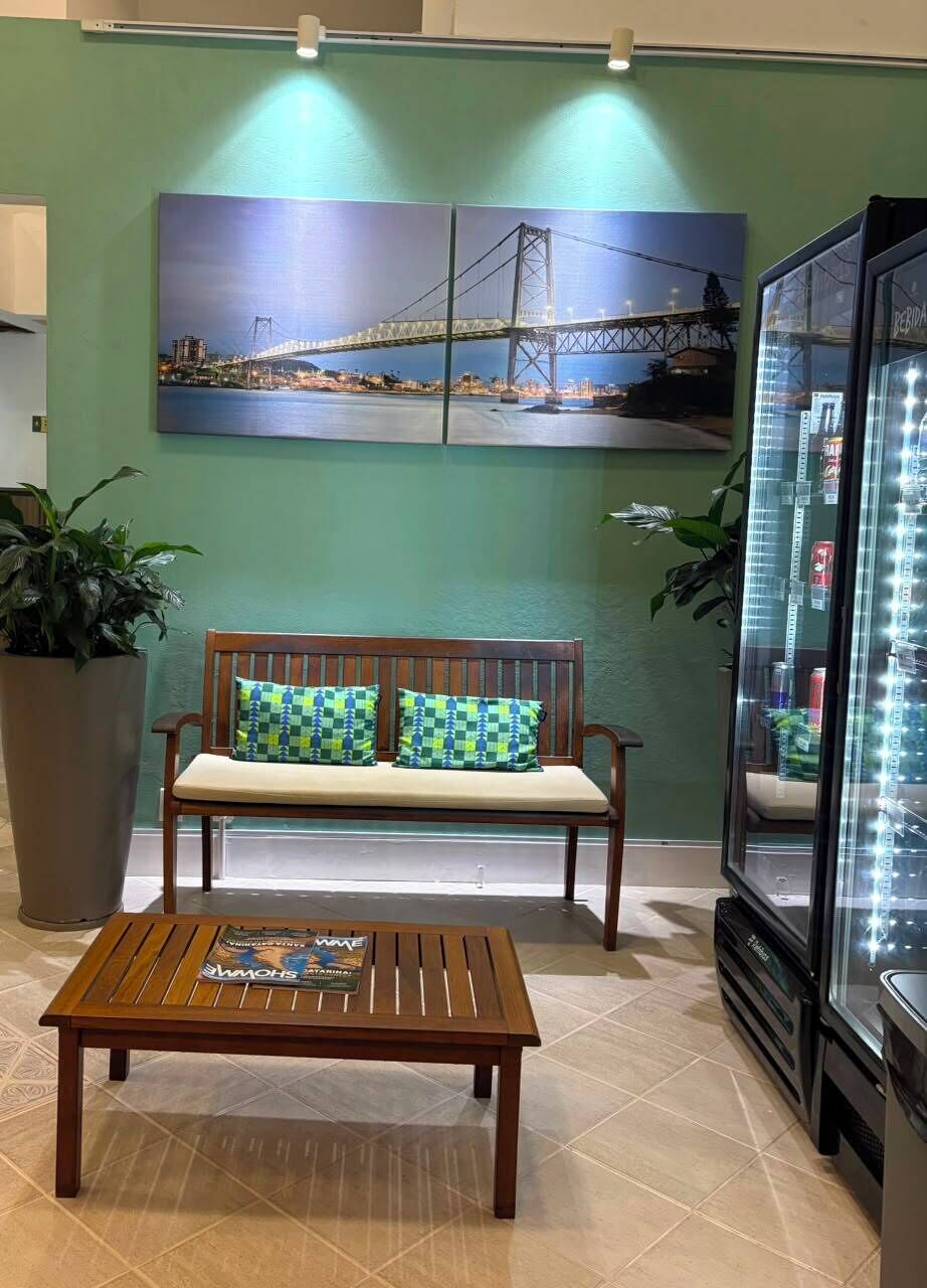 Lobby-lounge