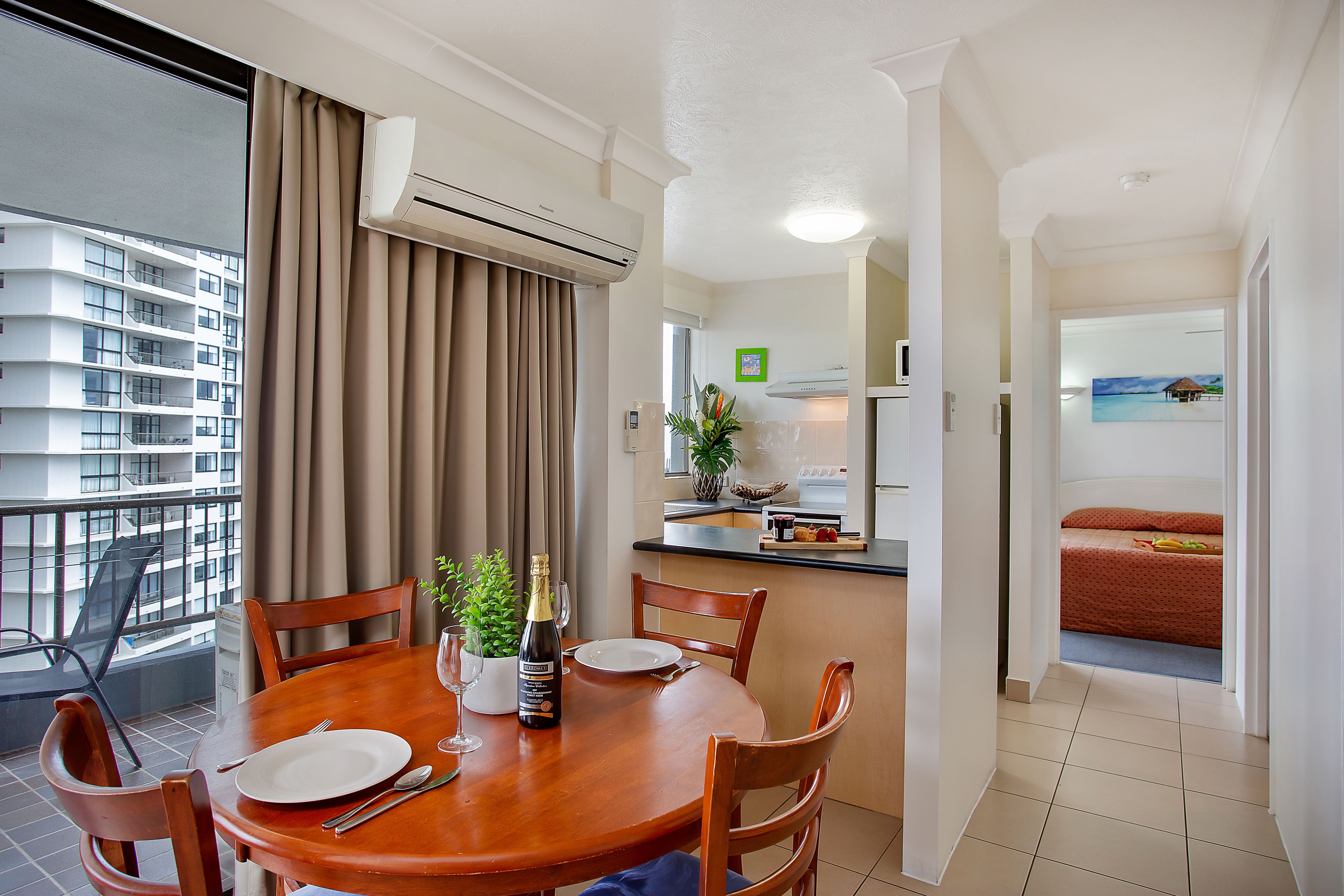 Pacific Resort Broadbeach — image 4