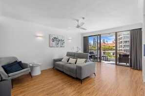 Superior-huoneisto, 2 makuuhuonetta | Oleskelualue | 26–tuumainen televisio, jossa digitaalikanavat