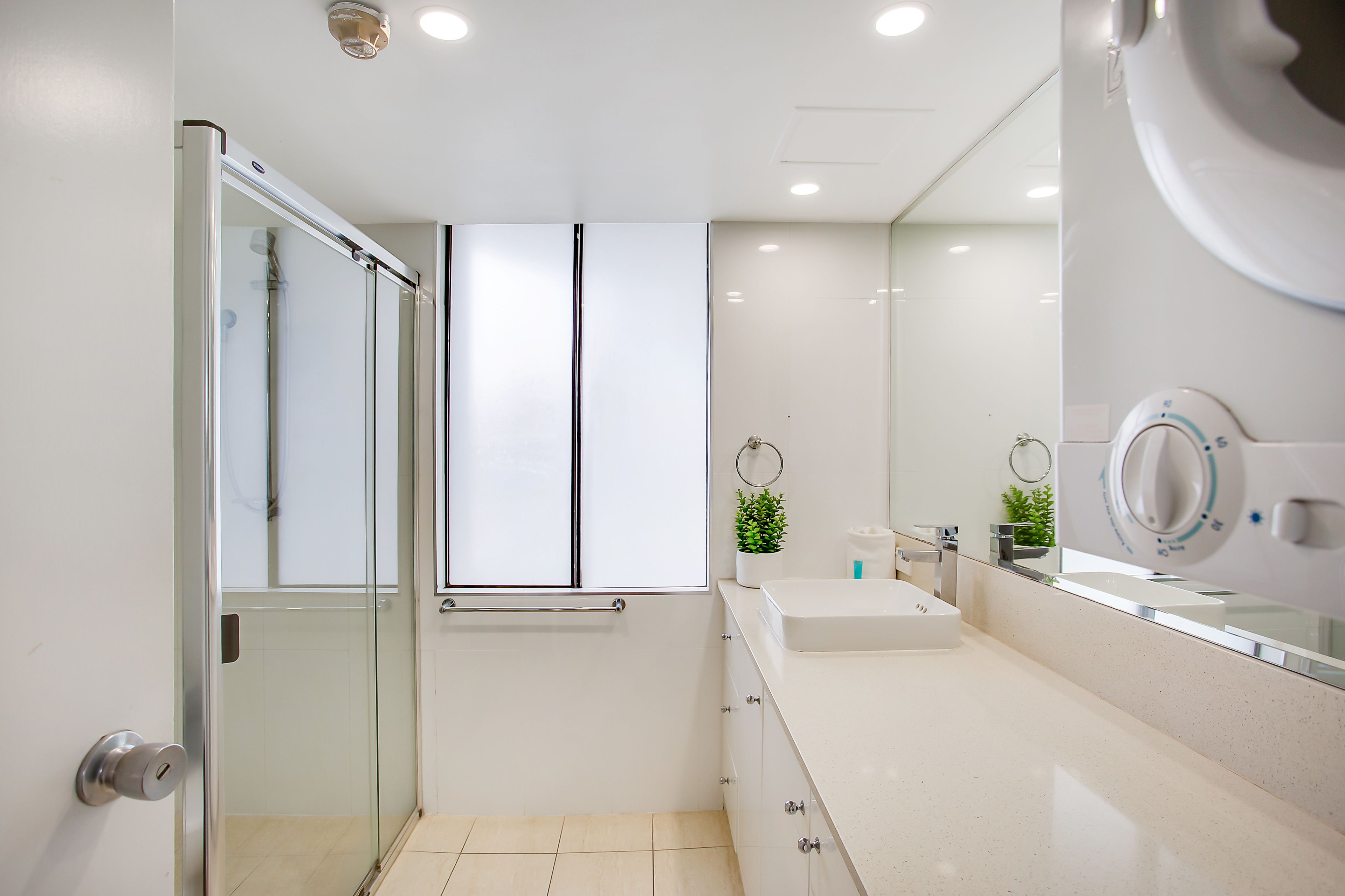 Pacific Resort Broadbeach — image 16