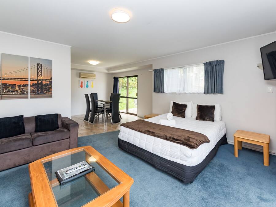 Family Apartment, 2 Bedrooms | Individually decorated, individually furnished, blackout curtains