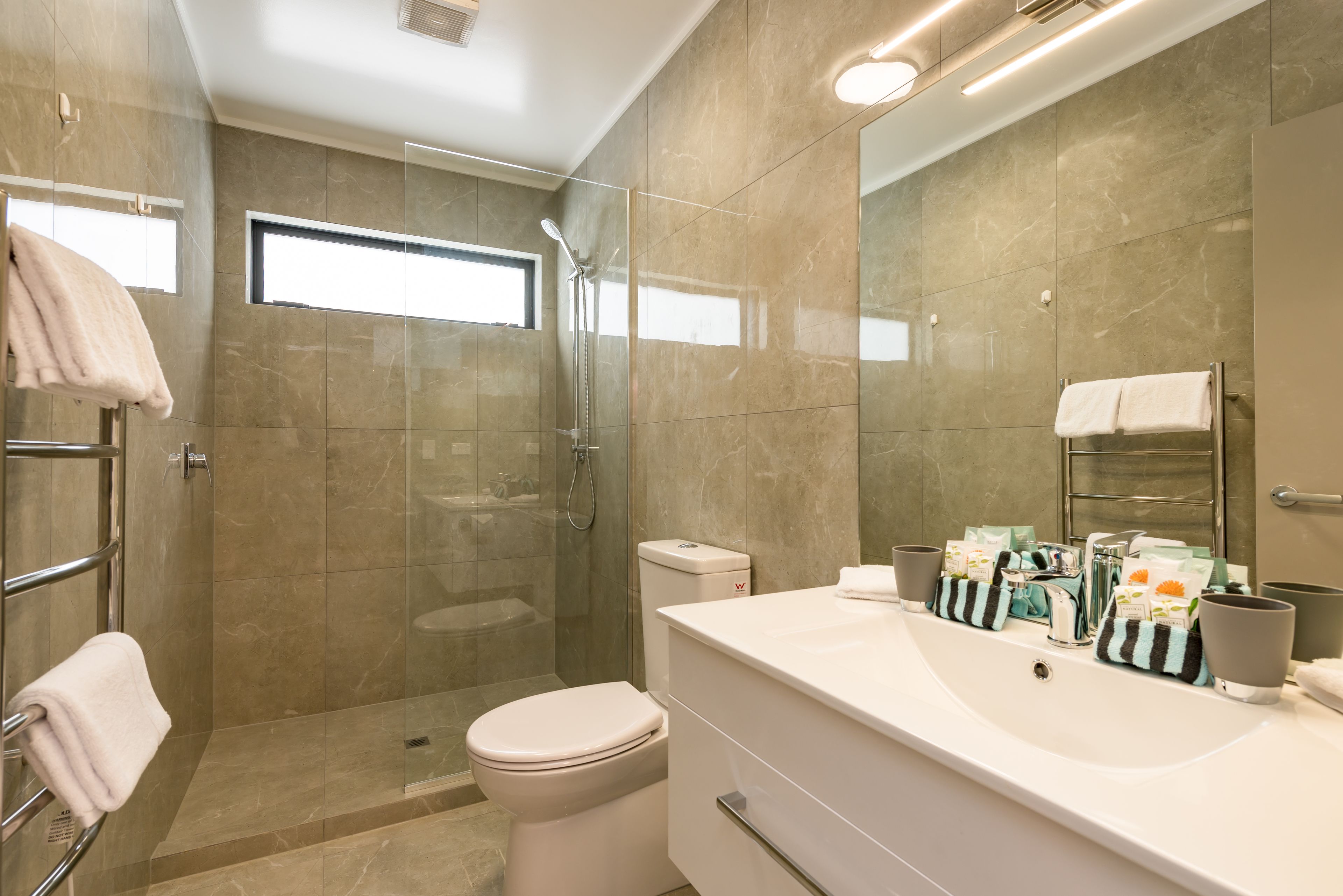 Blue Dolphin Block Superior Apartment, 2 Bedrooms | Bathroom