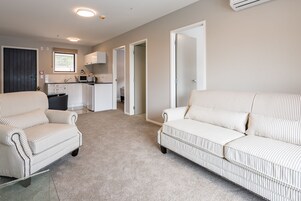 Televisión LCD 32 pulgadas con canales de televisión vía satélite