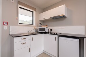 Blue Dolphin Block Superior Apartment, 2 Bedrooms | Private kitchenette