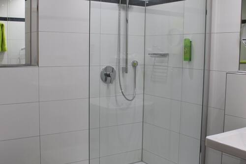 Classic-Dreibettzimmer | Badezimmer