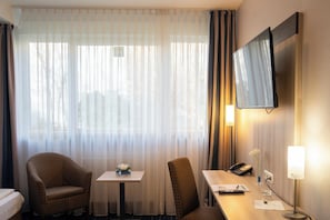 Comfort Single Room | Hypo-allergenic bedding, in-room safe, individually decorated - Hotel Am Freischuetz (Huerth)