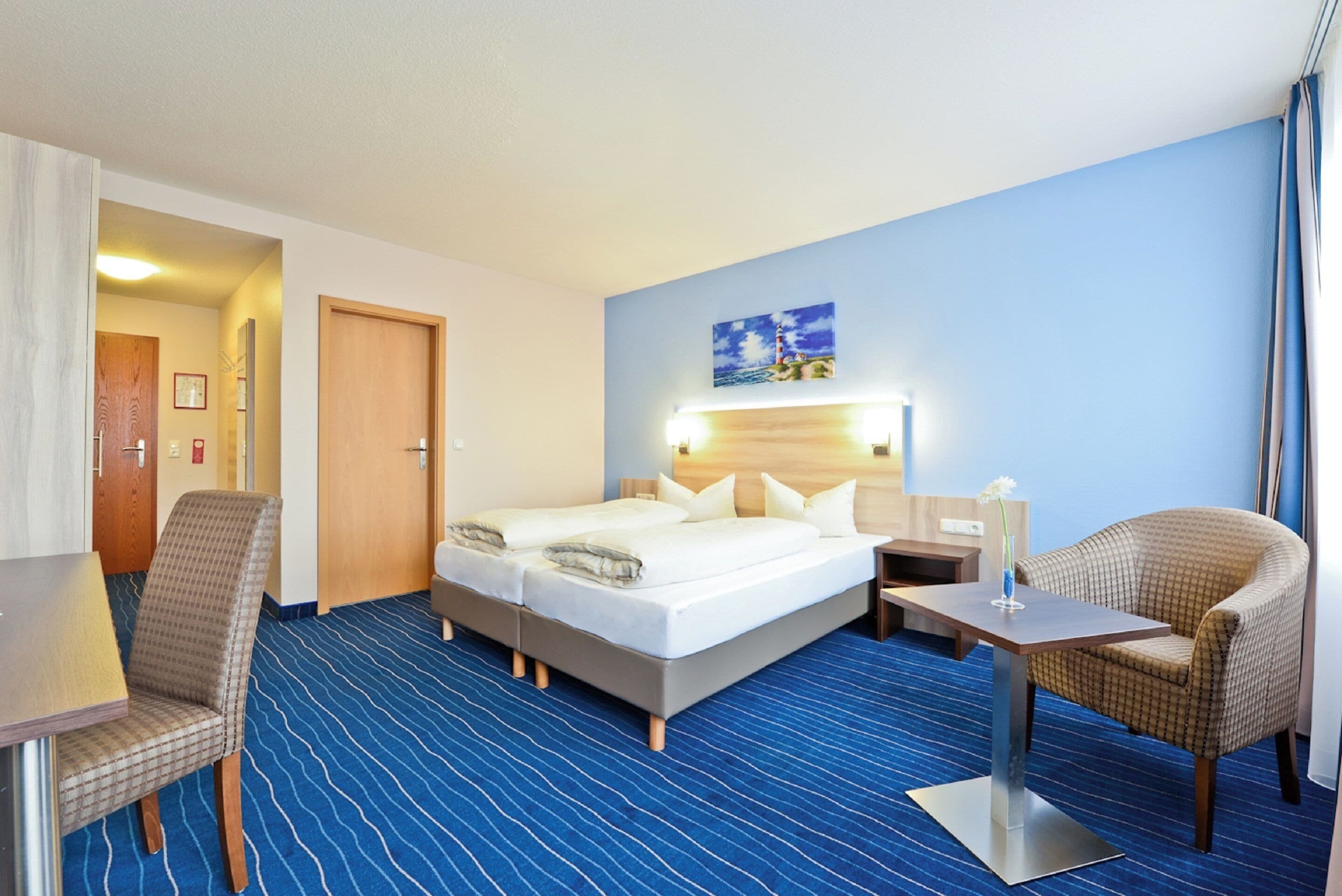 ملاءات للفراش لا تسبب الحساسية وخزنة داخل الغرفة