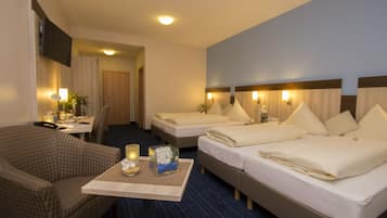 Superior vierpersoonskamer, 1 slaapkamer, niet-roken | Hypoallergeen beddengoed, een kluis op de kamer, individueel gedecoreerd