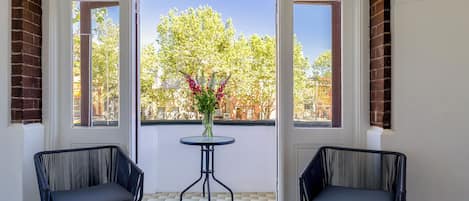 Familienzimmer, Mehrere Betten, Balkon (Premium with) | Hochwertige Bettwaren, Pillowtop-Betten, Bügeleisen/Bügelbrett