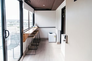 Terrace Room With Harbour Bridge View | Private kitchen | Fridge, coffee/tea maker - City Budget Hotel (Darlinghurst)