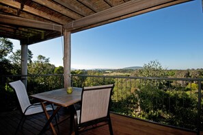 Tree Top | Balcony - Hideaway Haven (Bayonet Head)